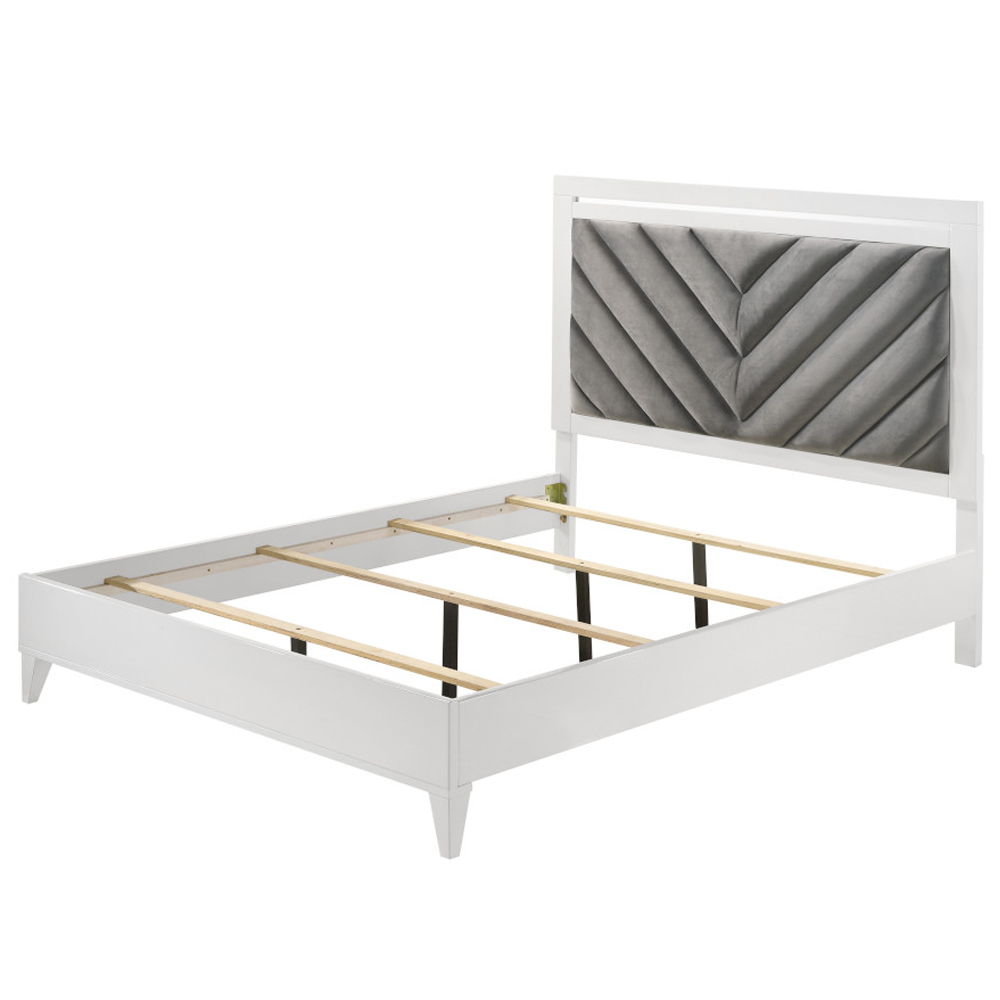 Chelsie - Bed