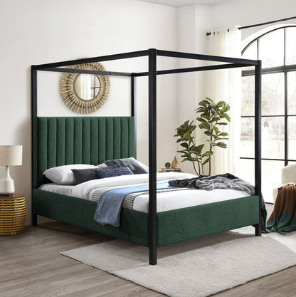 Kelly - Bed