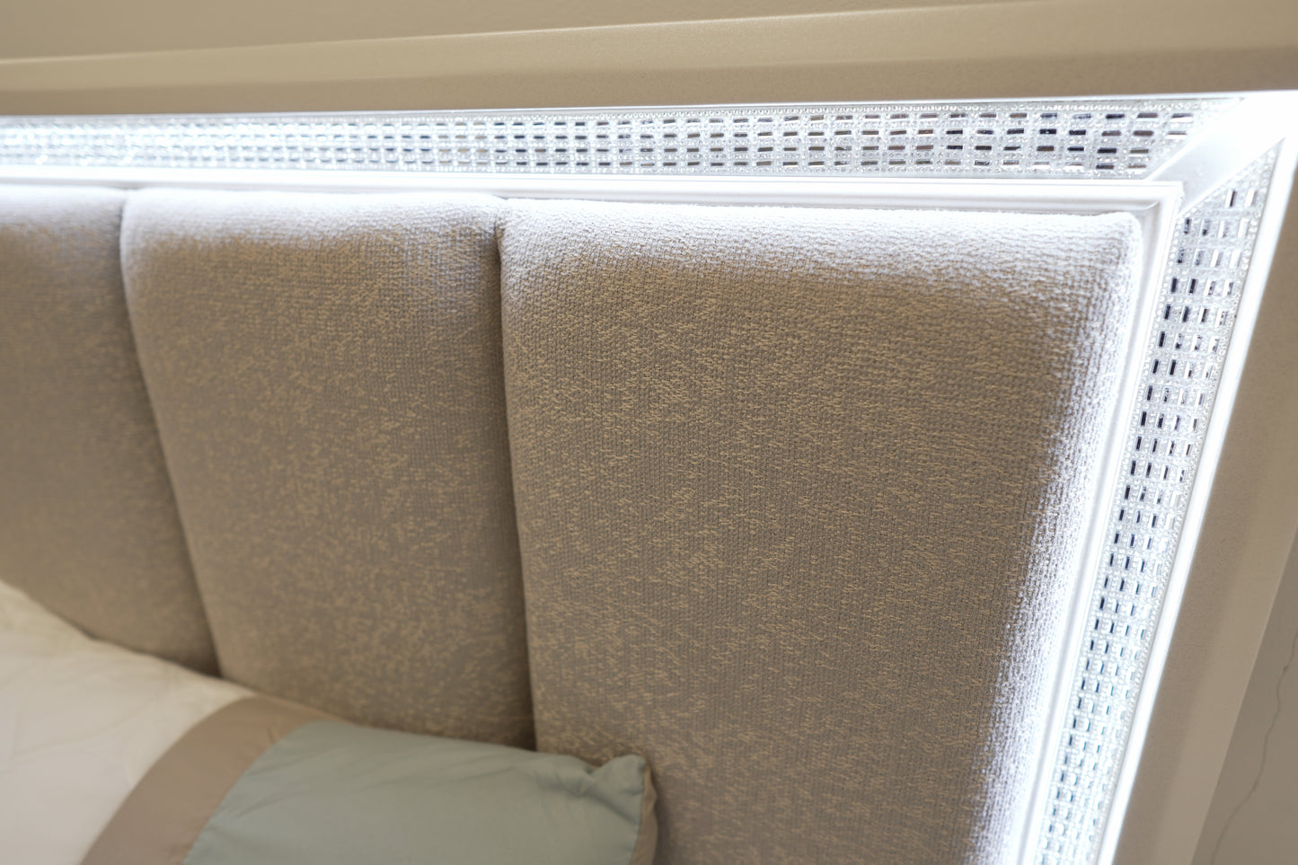 Salma Bedroom Set