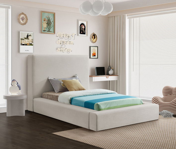 Devin - Bed